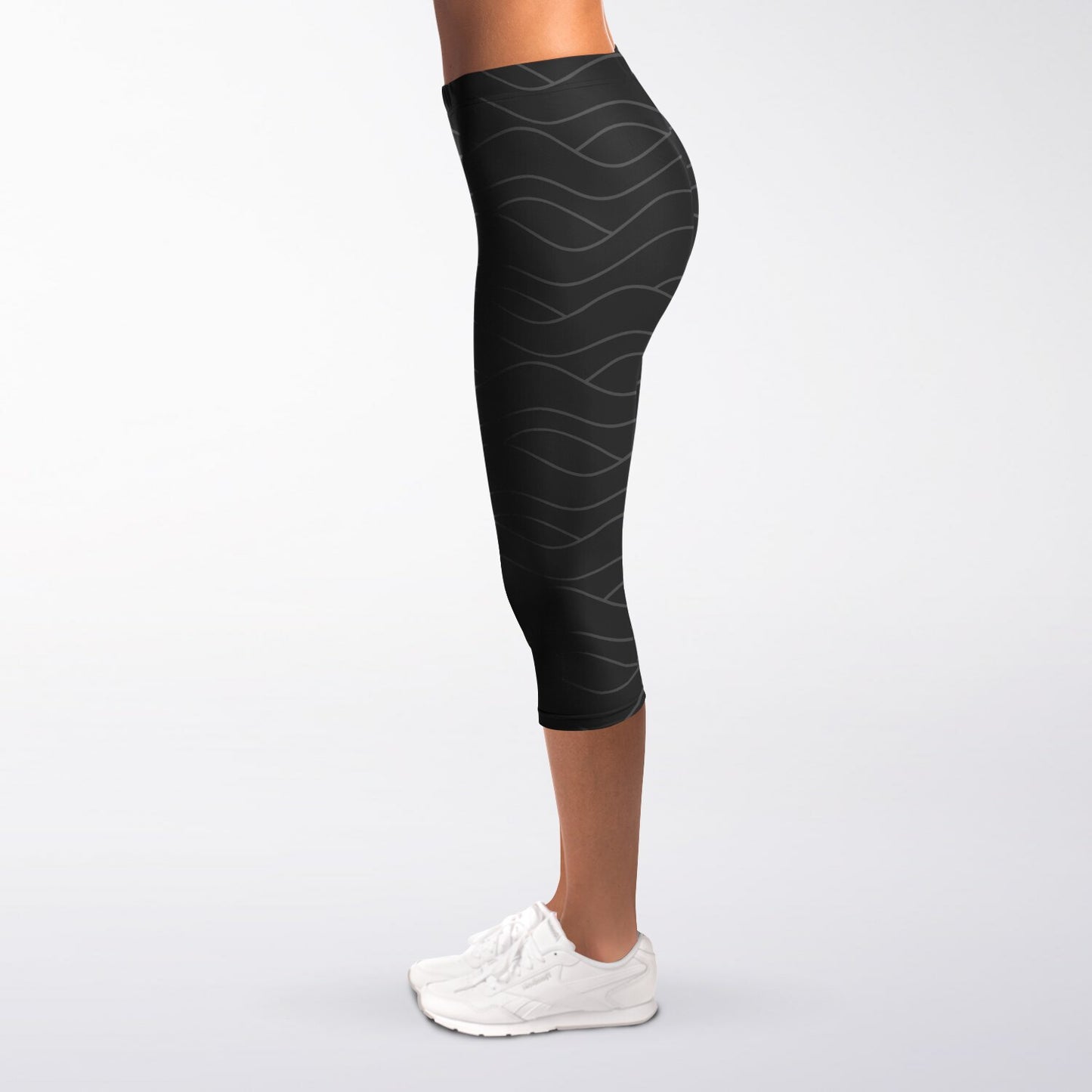 Women's Black and Grey Waves Sleek Capri Leggings